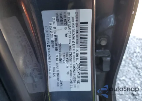 2019 Toyota Yaris Le z USA, uszkodzony, nr VIN 3MYDLBYV3KY519283